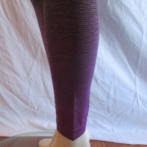 💖Purple Ombre workout/leggings - Picture 3 of 6